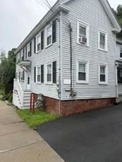 119-121 N Main St #119