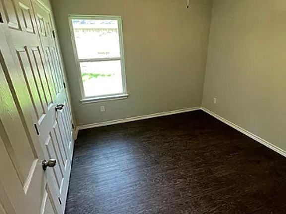 4th image of 1028 Hillburn Dr