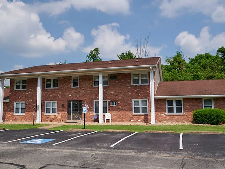 Slate Creek Apartments & Townhomes — Photo 17