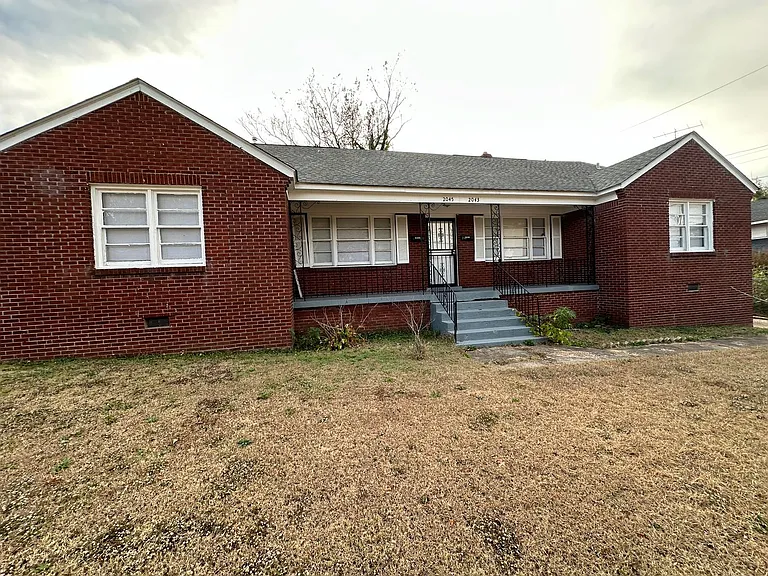 2045 Lamar Ave — Photo 1