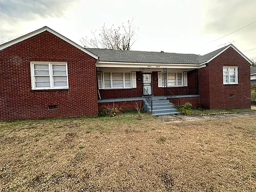 2045 Lamar Ave Photo 1