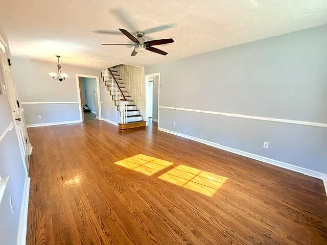 4 bed, 2.0 bath, 1705 sqft, $1,200 — Photo 2