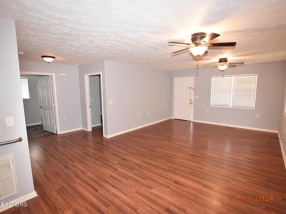 5th image of 3740 Catalpa Ave