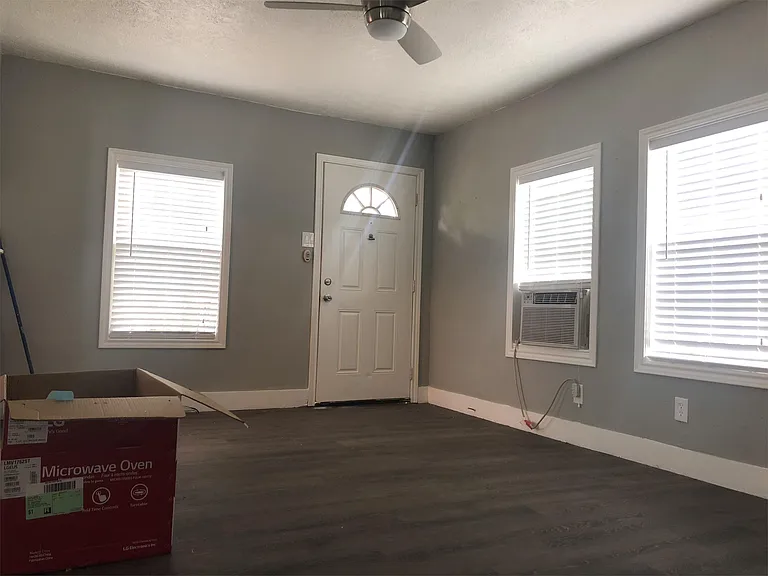 1708 Baker Ave #1704 — Photo 4