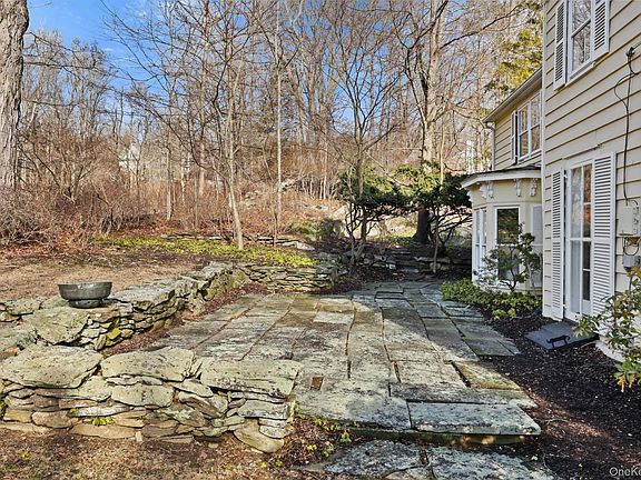 4th image of 335 Roaring Brook Road