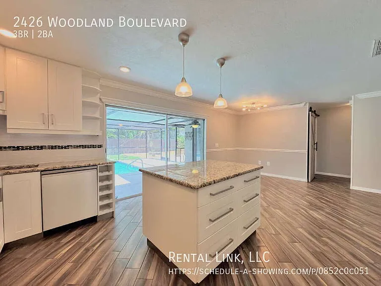 2426 Woodland Blvd — Photo 18