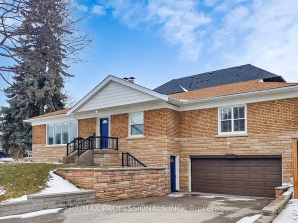 9 Ludlow Ave, Toronto, ON M8Z 3S7