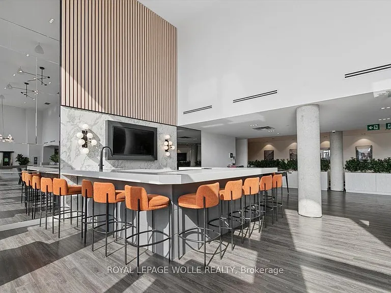 15 Wellington St S #1204 — Photo 24