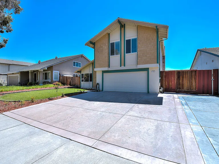 145 Tonopah Dr — Photo 12