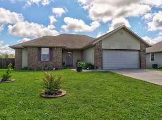 112 Ashton Ave, Clever, MO 65631