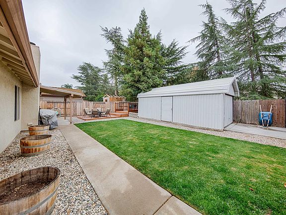 5th image of 6 Silkwood Ln