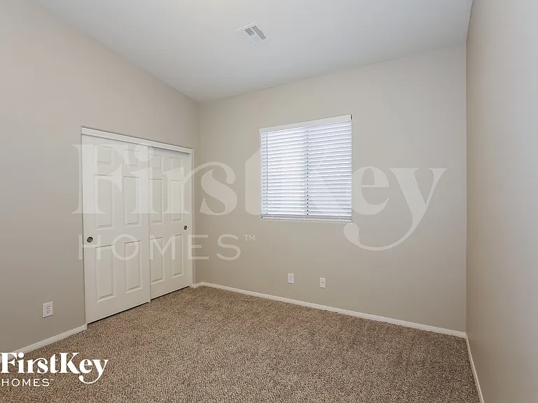 609 Fiesta Del Rey Ave — Photo 14