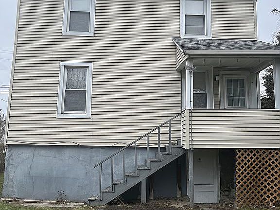 3rd image of 46 Sproat St