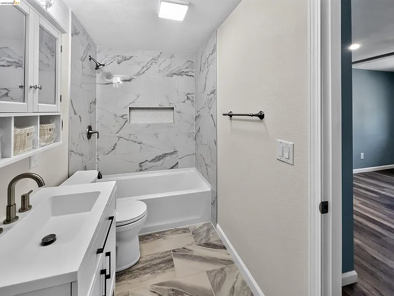 2322 Peachtree Cir #ADU — Photo 15