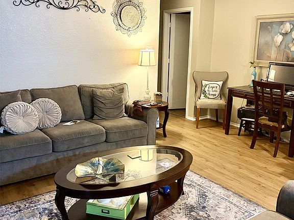 4th image of 5211 Roth Forest Ln