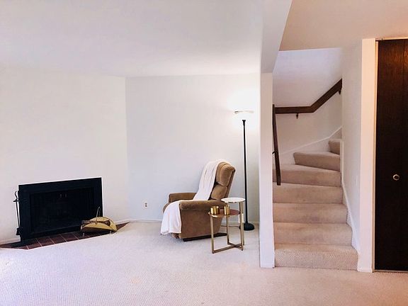 5th image of 423 Elm St APT 5A