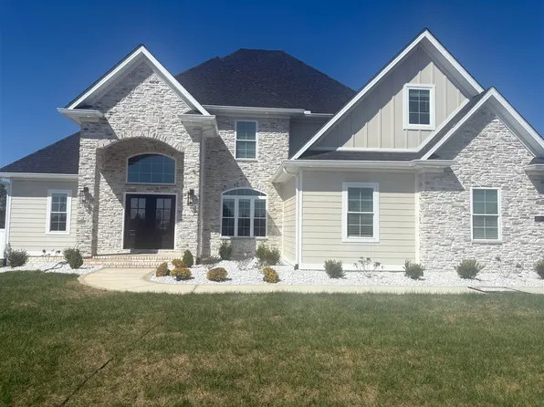 3279 Upper Gable Dr, Bowling Green, KY 42101