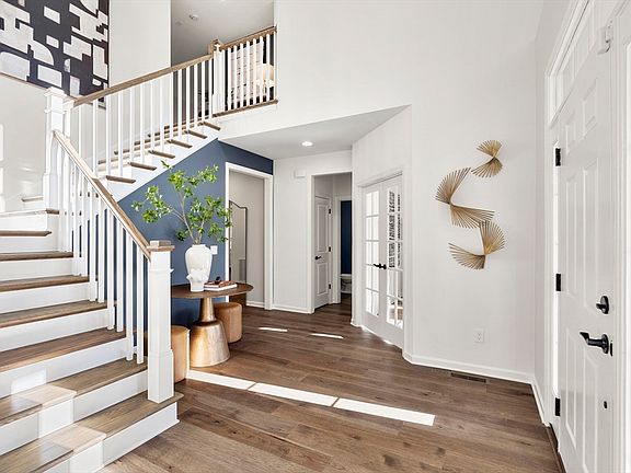 2nd image of 15 Lloyd Cir #37