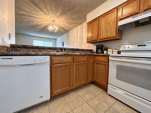 3rd image of 1705 Heatheridge Rd Unit J204