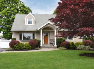 21 Cuba Hill Rd, Greenlawn, NY 11740