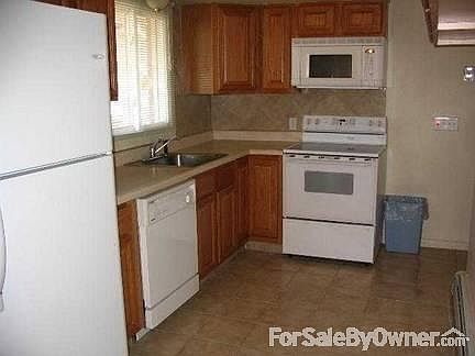 3rd image of 30 Elmhurst Ave