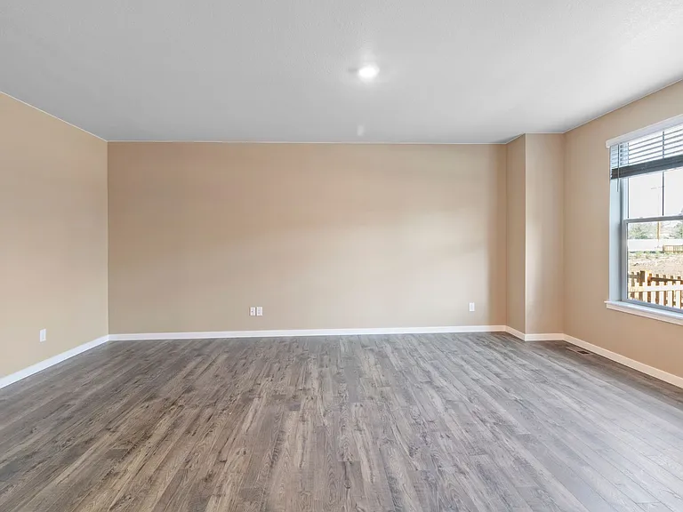 827 N Quatar St — Photo 4