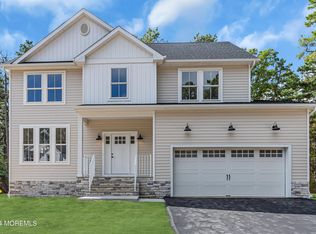 424 Baker Ave, Bayville, NJ 08721