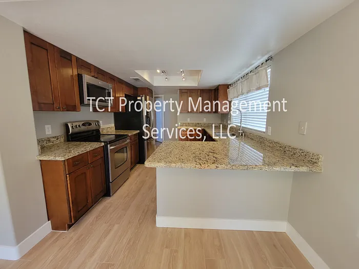 3 bed, 2.5 bath, 1881 sqft, $2,695 — Photo 2
