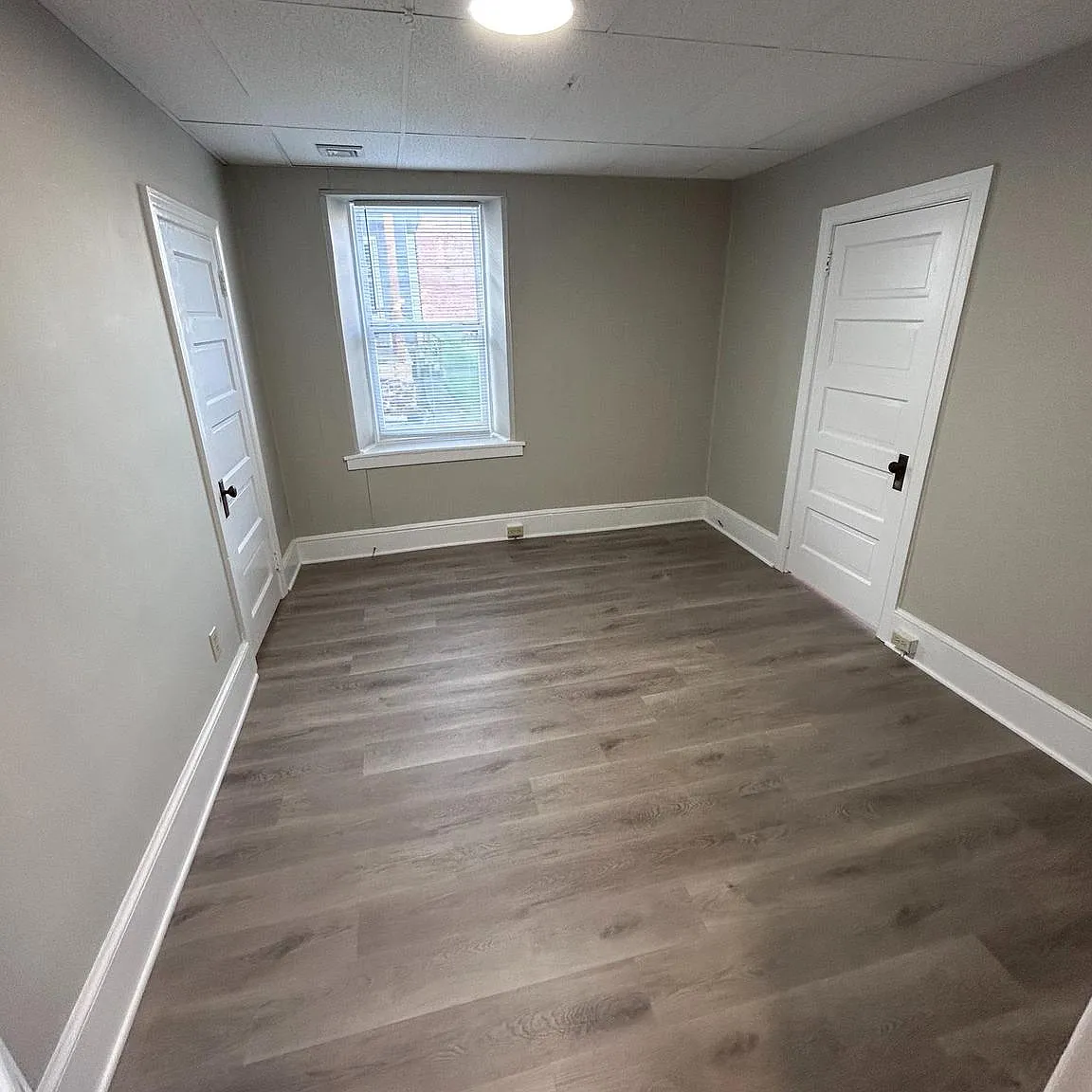 Apts/Retail — Photo 4