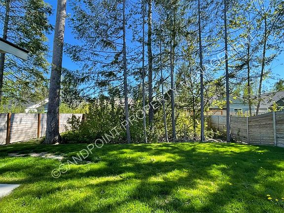 5th image of 173 Carnelian Ave
