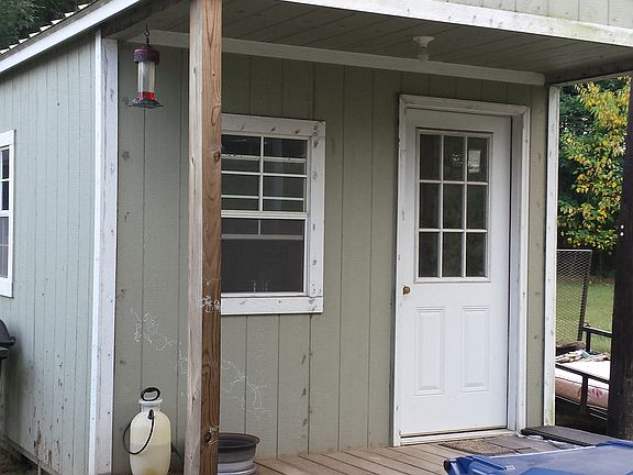 4th image of 104 Perkins Ln