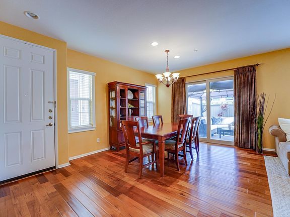 3rd image of 9219 Calmante Ln