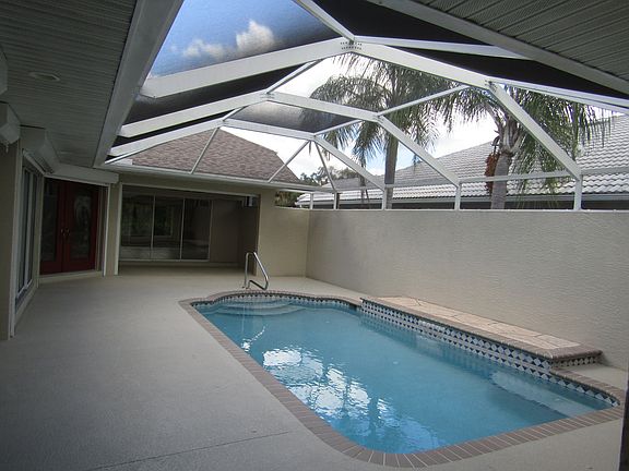 4th image of 209 Venice Palms Blvd