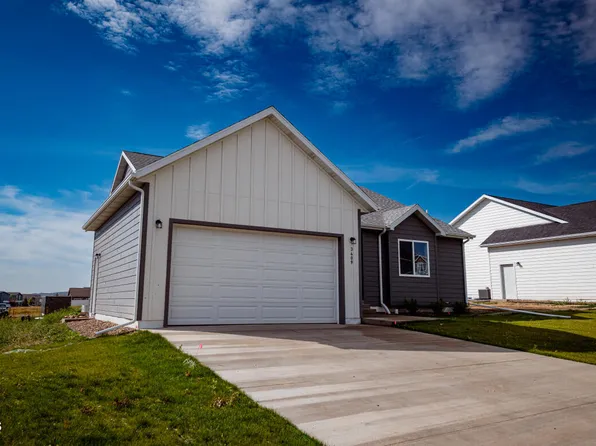 3409 10th Ave NE, Watford City, ND 58854