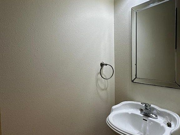 3rd image of 3443 S Midtown Cir