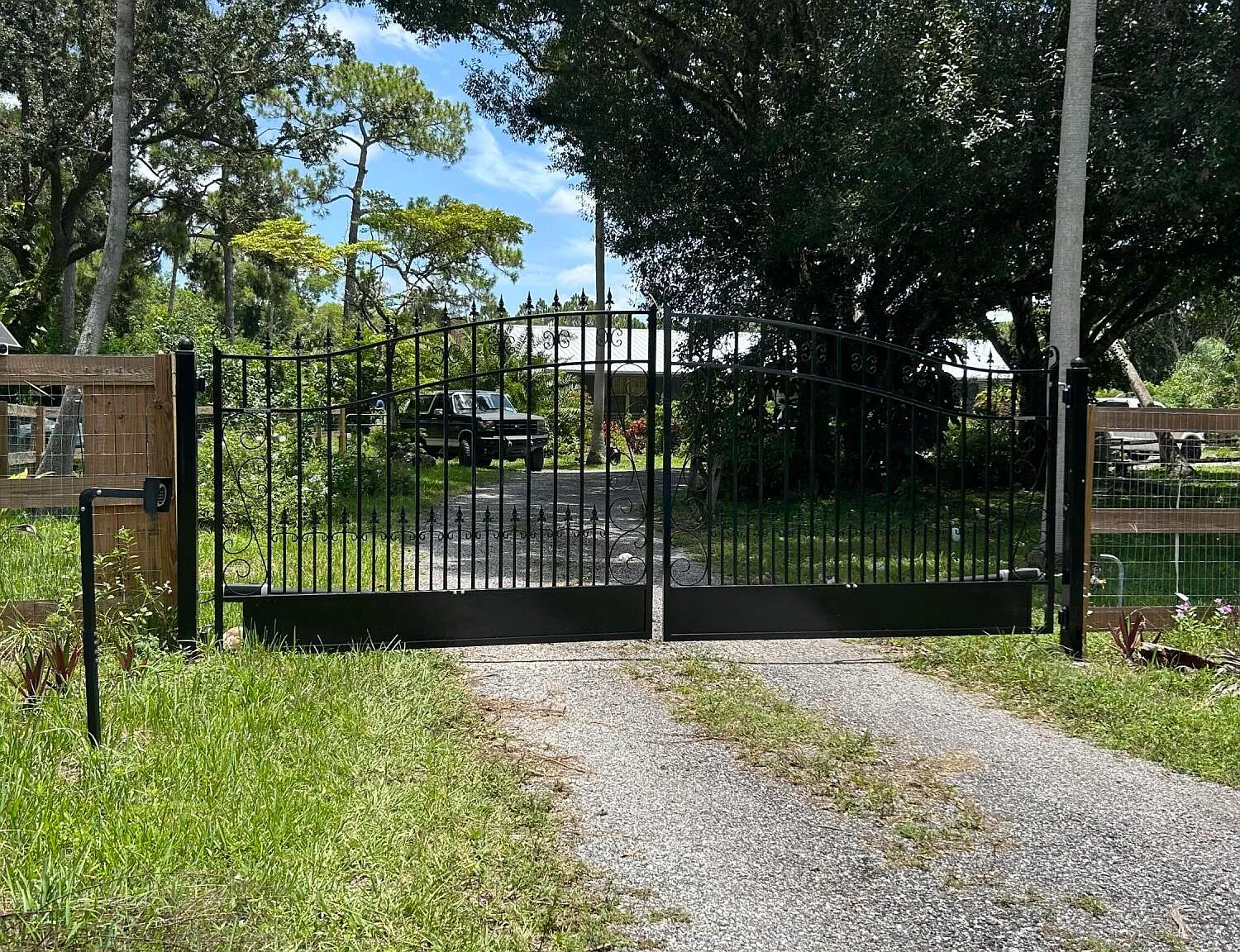 4 bed, 2.0 bath, 2546 sqft, $3,600 — Photo 4