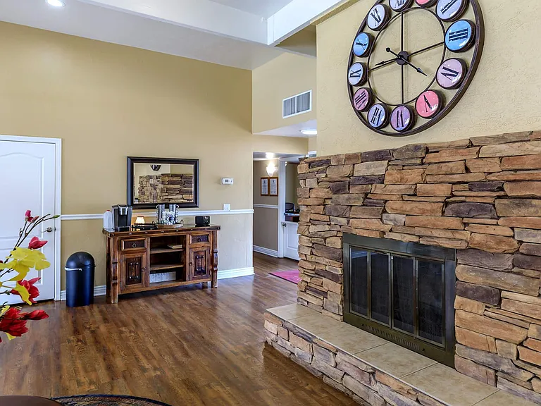 Pantano Villas Apartments — Photo 15