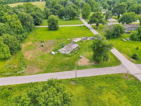 302 E Oak St, Weir, KS 66781