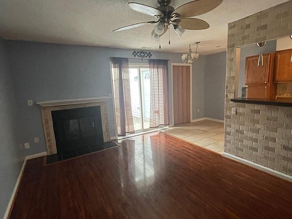 4th image of 694 Biltmore Dr