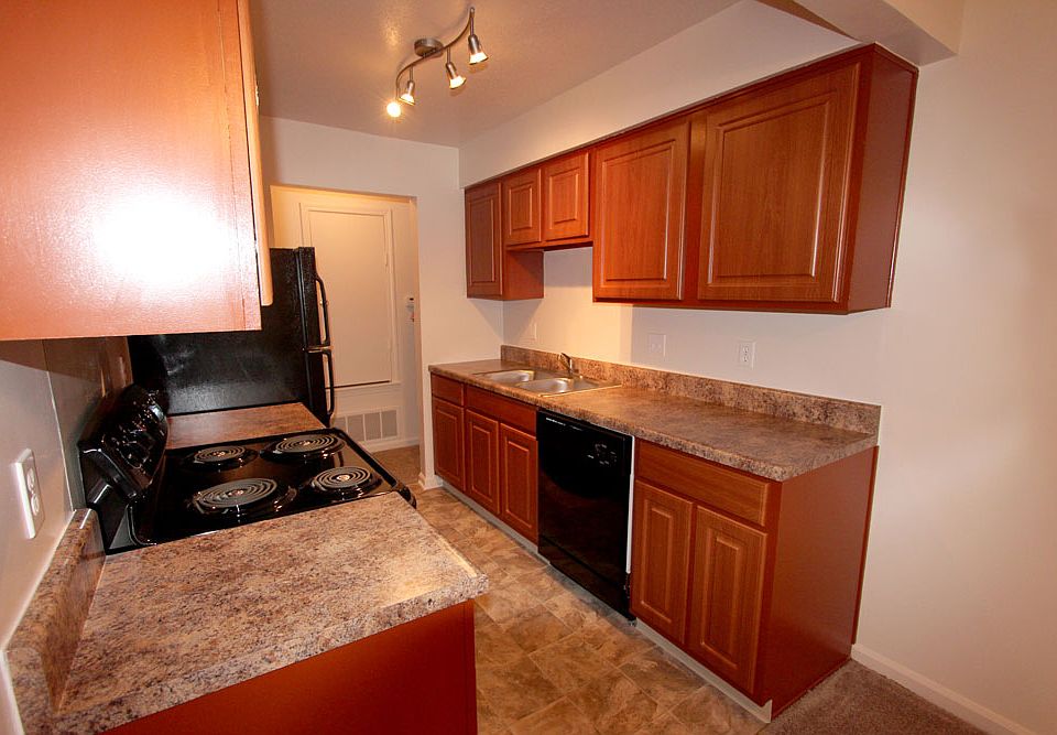 1st image of 506 Nelson Cir