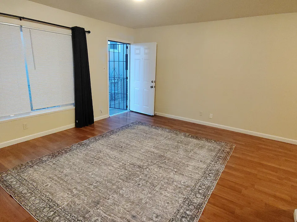 1643 6th Ave #7