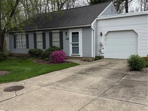 3352 Brookside Ln, Cuyahoga Falls, OH 44223