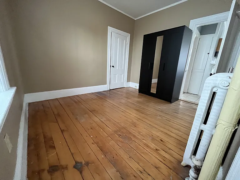 203 Howell St #1 — Photo 9
