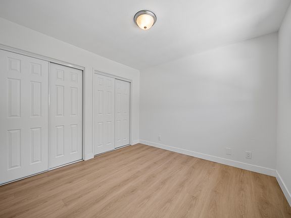 4th image of 217 W Carroll Ave #1