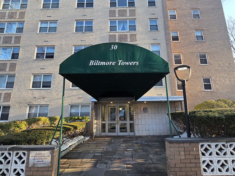 1st image of 30 Lake St APT 1J
