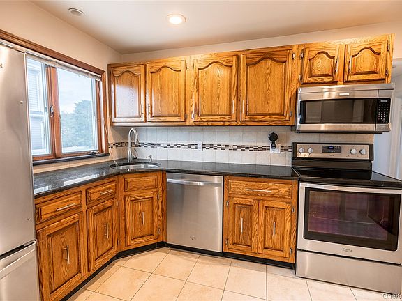 4th image of 3330 Murdock Avenue