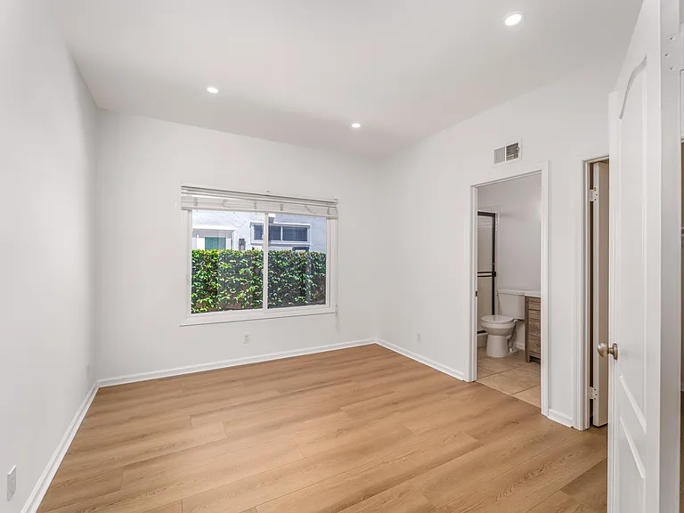 24961 Alicante Dr — Photo 16