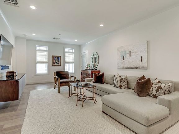 2nd image of 33103 Spruce Pond Cir #103