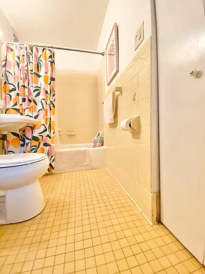 Rented by Keller Williams NYC | media 16