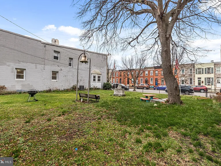 1437 Towson St — Photo 25